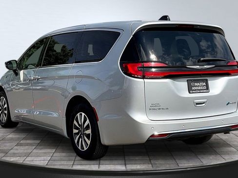 Used 2024 Chrysler Pacifica Limited FWD image 5
