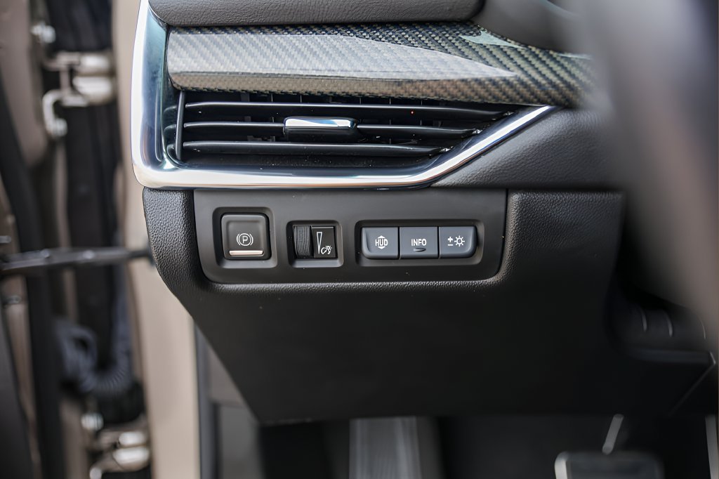 Certified 2023 Cadillac XT4 Sport FWD image 15