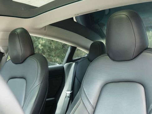 Used 2019 Tesla Model 3 Long Range RWD image 10