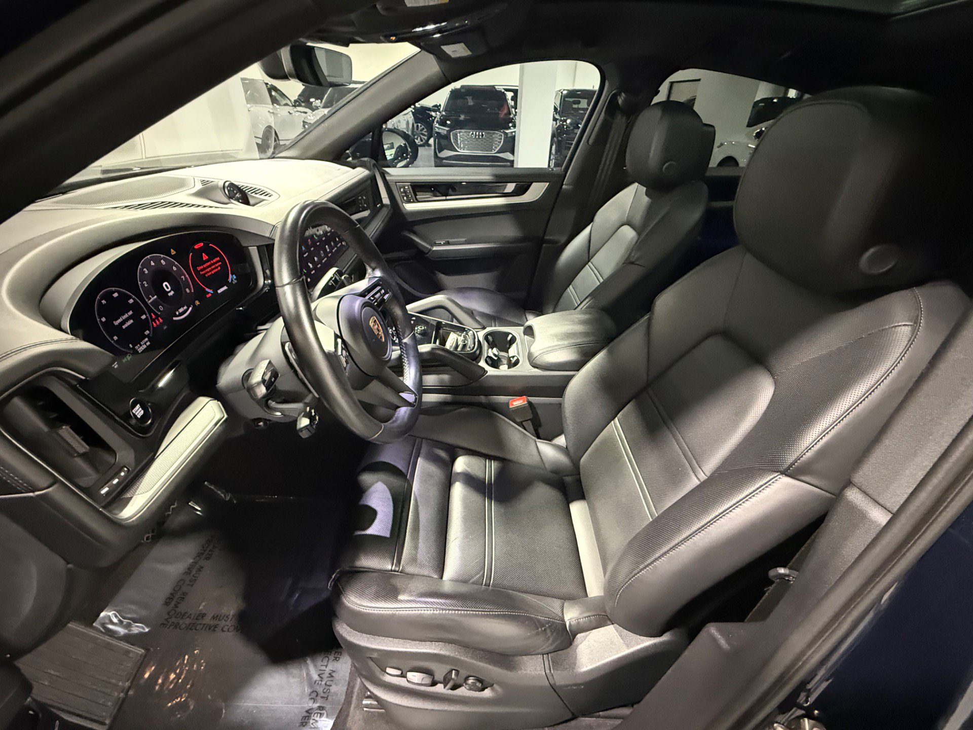 Used 2024 Porsche Cayenne Coupe AWD/4WD image 23