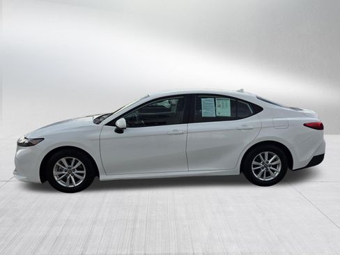 Used 2025 Toyota Camry LE FWD image 4