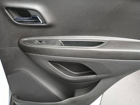 Used 2020 Chevrolet Trax Premier image 25