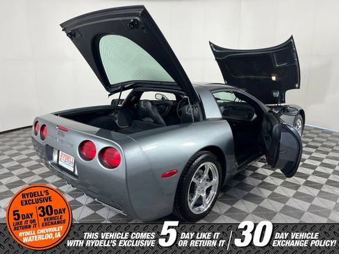 Used 2004 Chevrolet Corvette Coupe RWD image 15