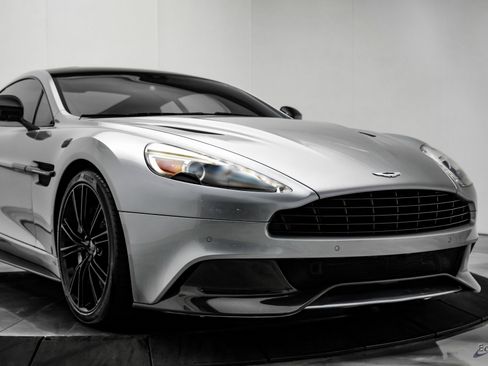 Used 2014 Aston Martin Vanquish Coupe image 24