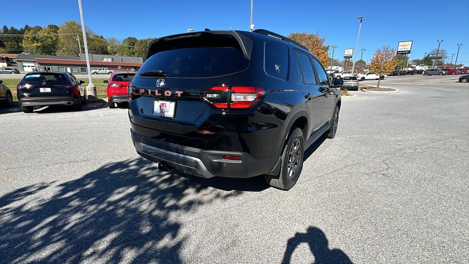 New 2026 Honda Pilot TrailSport image 4