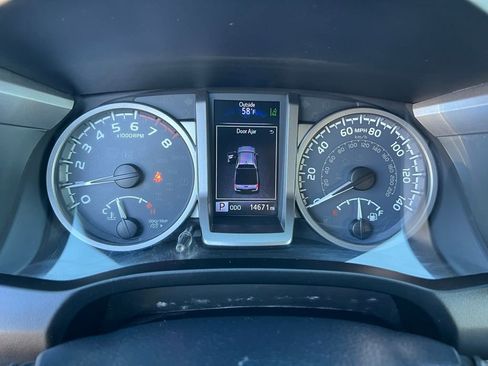 Used 2018 Toyota Tacoma Limited image 42