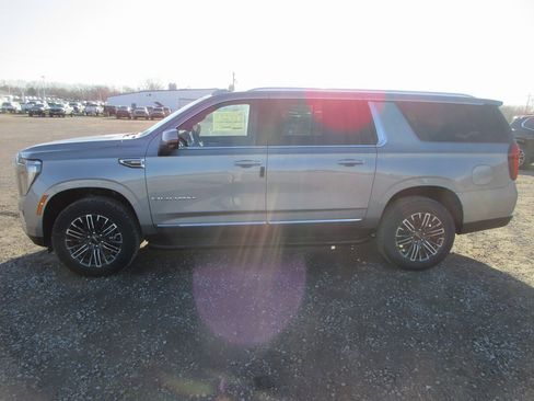 New 2026 GMC Yukon XL Elevation image 8