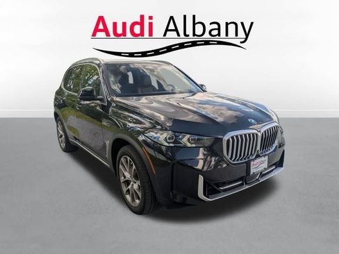 Used 2025 BMW X5 xDrive50e w/ Premium Package AWD/4WD image 8