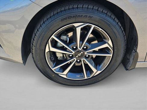 Used 2024 Kia Forte LXS w/ LXS Technology Package FWD image 22