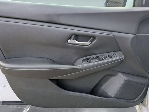 Used 2020 Nissan Sentra SV FWD image 13