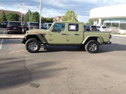 Used 2025 Jeep Gladiator Mojave AWD/4WD image 2