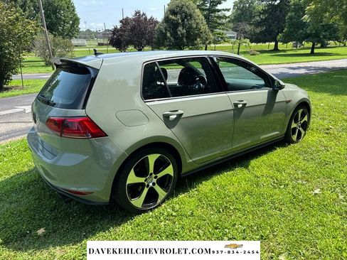 Used 2017 Volkswagen Golf 4-Door FWD image 5