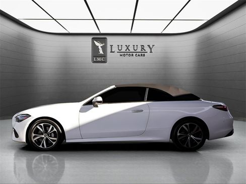 Used 2024 Mercedes-Benz CLE 300 4MATIC Cabriolet image 14