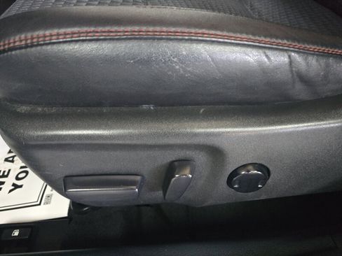 Used 2015 Toyota Camry SE image 18