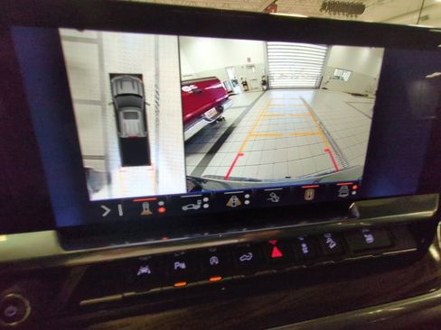 Used 2025 Chevrolet Silverado 1500 RST image 9