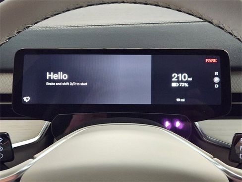 New 2025 Volvo EX90 Plus image 16