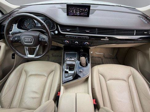 Used 2019 Audi Q7 3.0T Premium w/ Convenience Package AWD/4WD image 3