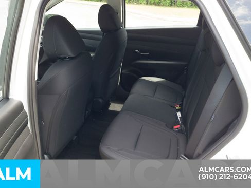 Used 2025 Hyundai Tucson SE FWD image 17