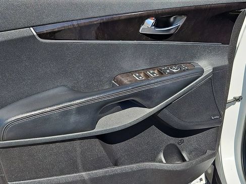 Used 2016 Kia Sorento EX w/ EX Touring Package FWD image 22