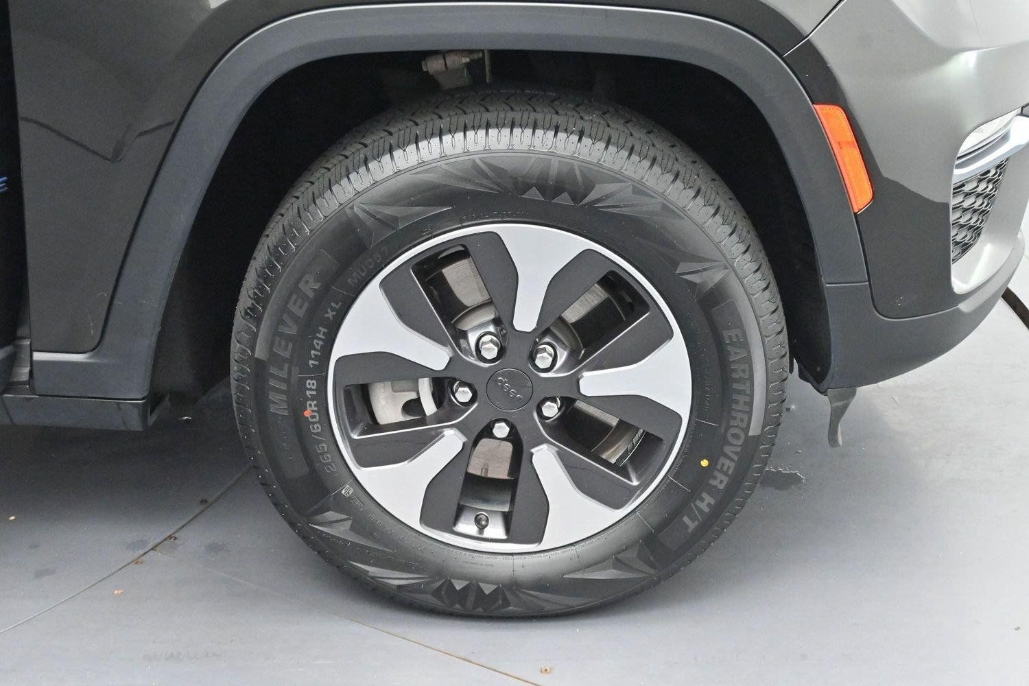 Used 2024 Jeep Grand Cherokee Limited 4xe AWD/4WD image 35