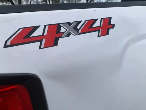 Used 2019 Chevrolet Silverado 2500 W/T w/ Snow Plow Prep Package image 9