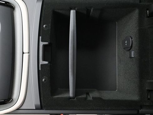 Certified 2026 Porsche Panamera image 25