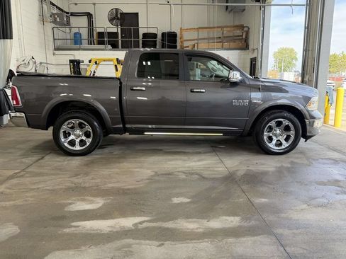 Used 2017 RAM 1500 Laramie w/ Convenience Group AWD/4WD image 4