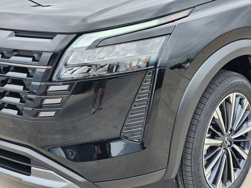 New 2026 Nissan Pathfinder Platinum AWD/4WD image 7