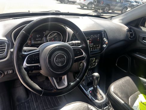 Used 2018 Jeep Compass Limited w/ Navigation Group AWD/4WD image 5
