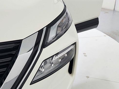 Used 2023 Nissan Rogue SV FWD image 37