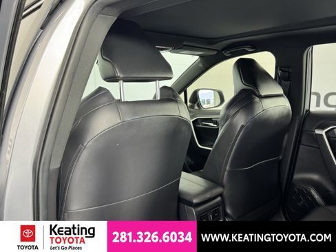 Used 2019 Toyota RAV4 XSE AWD/4WD image 16