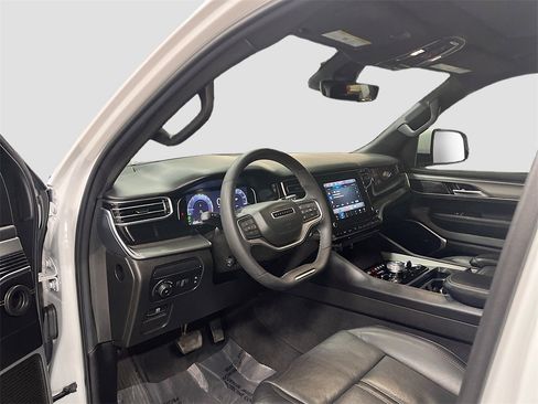 Used 2022 Jeep Wagoneer Series II image 9