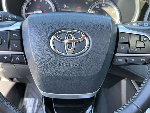 Used 2022 Toyota Highlander XSE image 20