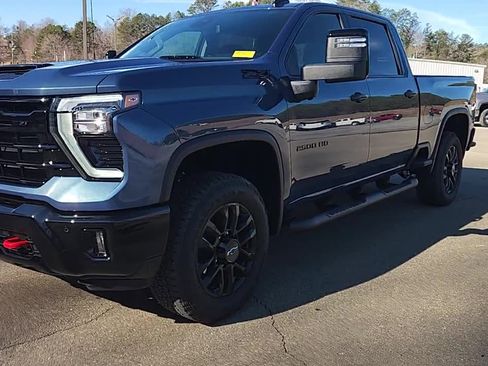 Used 2026 Chevrolet Silverado 2500 LT w/ Trail Boss Package image 3