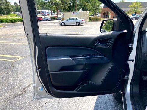 Used 2016 Chevrolet Colorado Z71 image 3