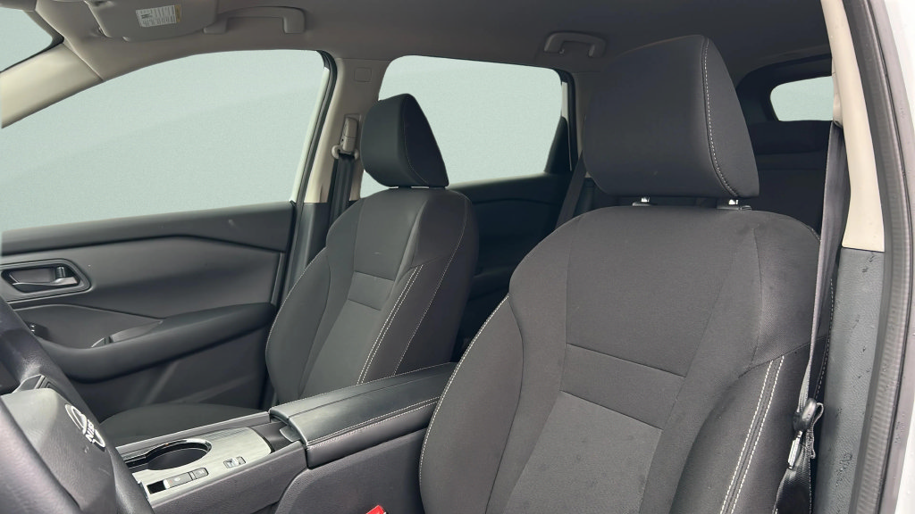 Used 2025 Nissan Rogue S FWD image 22