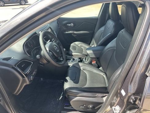 Used 2023 Jeep Cherokee Altitude Lux image 13