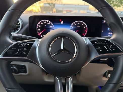 Certified 2025 Mercedes-Benz GLA 250 image 26