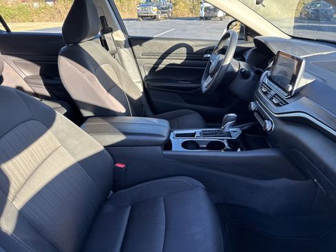 Used 2024 Nissan Altima 2.5 SV image 33