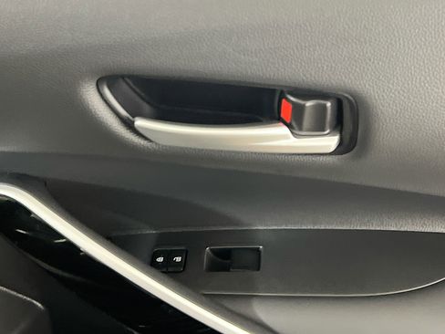 Used 2025 Toyota Corolla XLE image 32