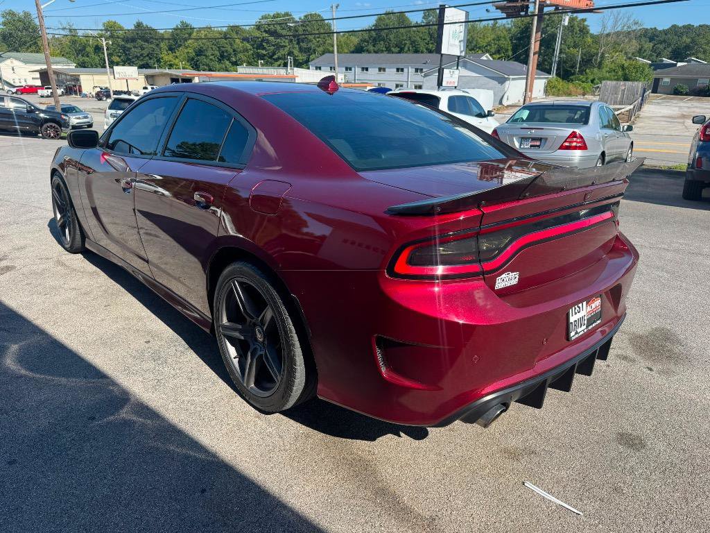 Used 2017 Dodge Charger R/T Scat Pack w/ Technology Group RWD image 3