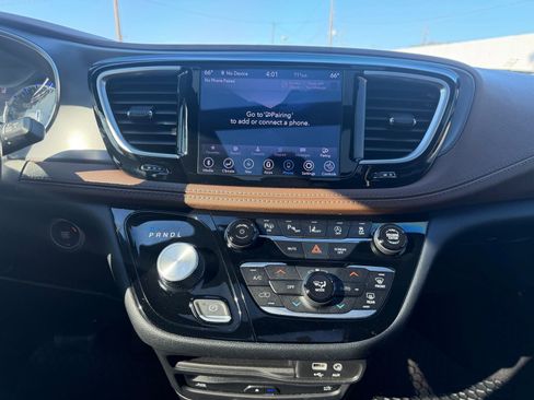 Used 2020 Chrysler Pacifica Limited w/ Advanced Safetytec Group image 15