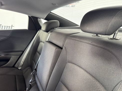 Used 2025 Chevrolet Malibu LT FWD image 11