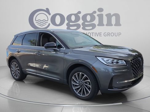Used 2023 Lincoln Corsair Reserve FWD image 7