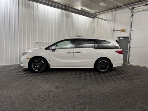 Used 2024 Honda Odyssey Elite image 2