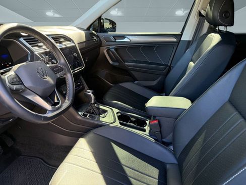 Used 2023 Volkswagen Tiguan SE image 5