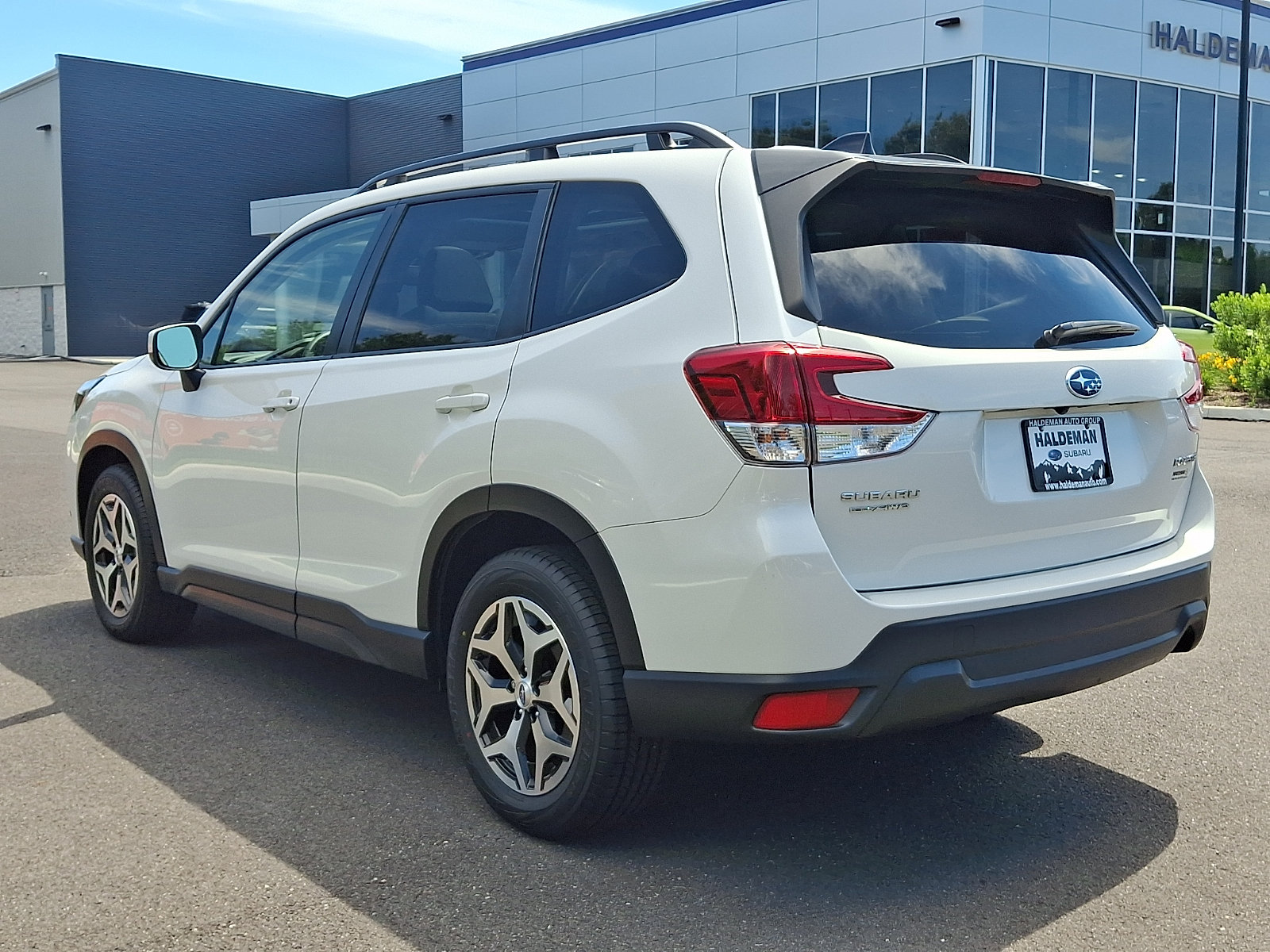 Certified 2024 Subaru Forester Premium AWD/4WD image 5