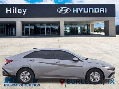 New 2026 Hyundai Elantra SE