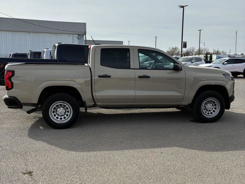 Used 2024 Chevrolet Colorado W/T image 16
