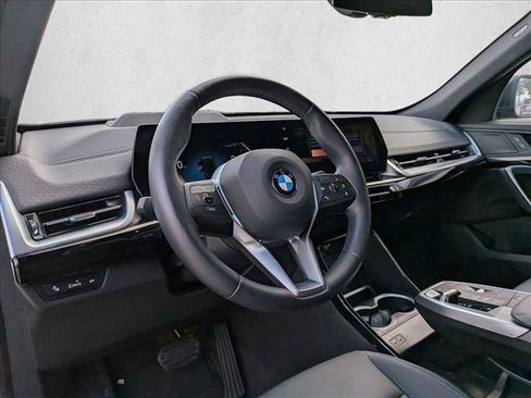 Used 2026 BMW X2 xDrive28i AWD/4WD image 9